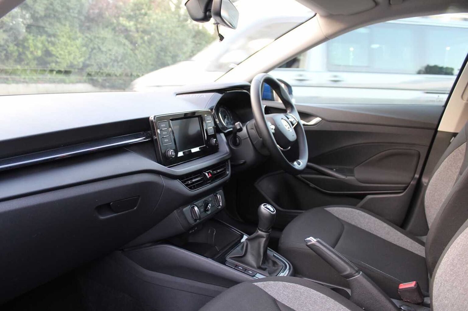 SKODA Fabia 1.0 MPI (80ps) SE Comfort 5-Dr Hatchback